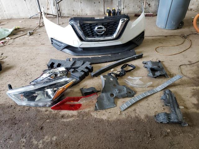  NISSAN KICKS 2018 Білий