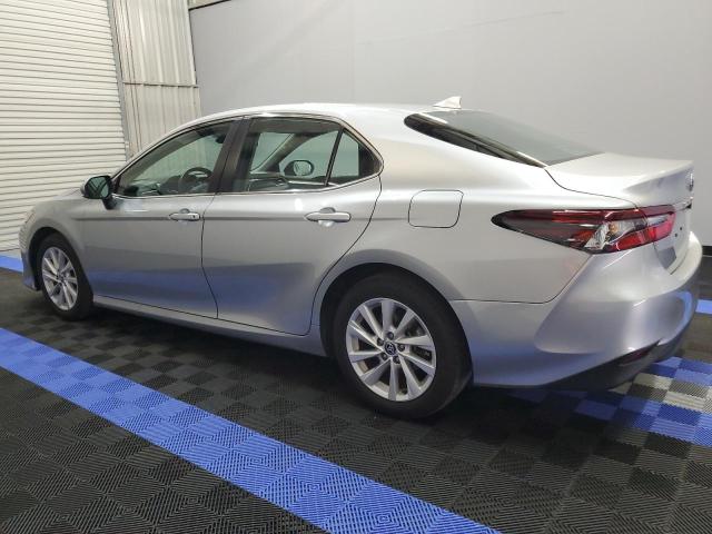 4T1C11BK2NU063191 Toyota Camry LE 2