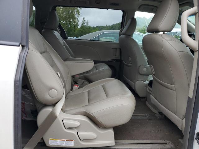 5TDDZ3DC4HS165233 Toyota SIENNA XLE
