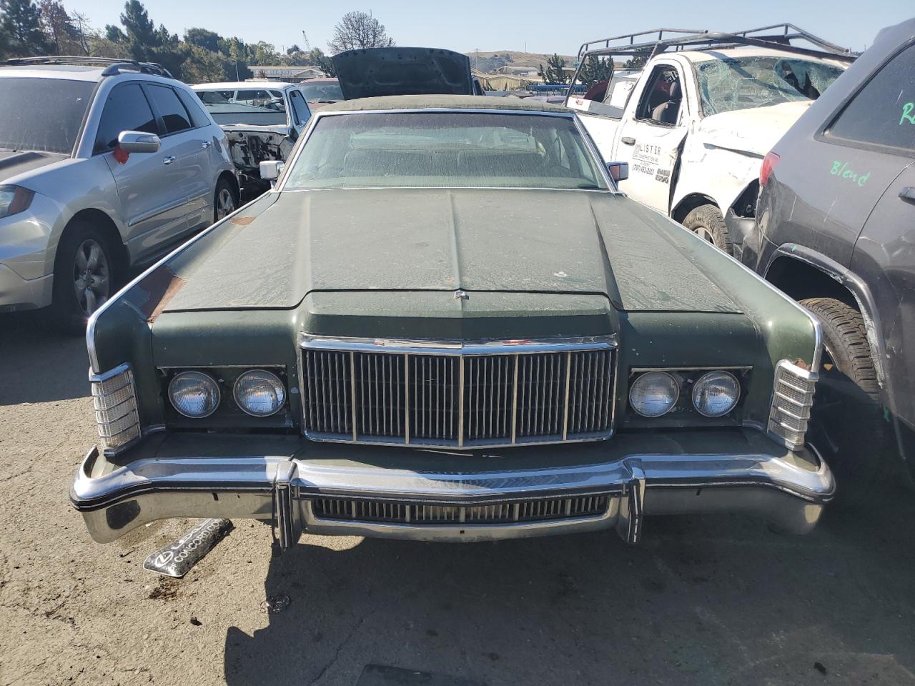 5Y82A831487 1975 Lincoln Continentl