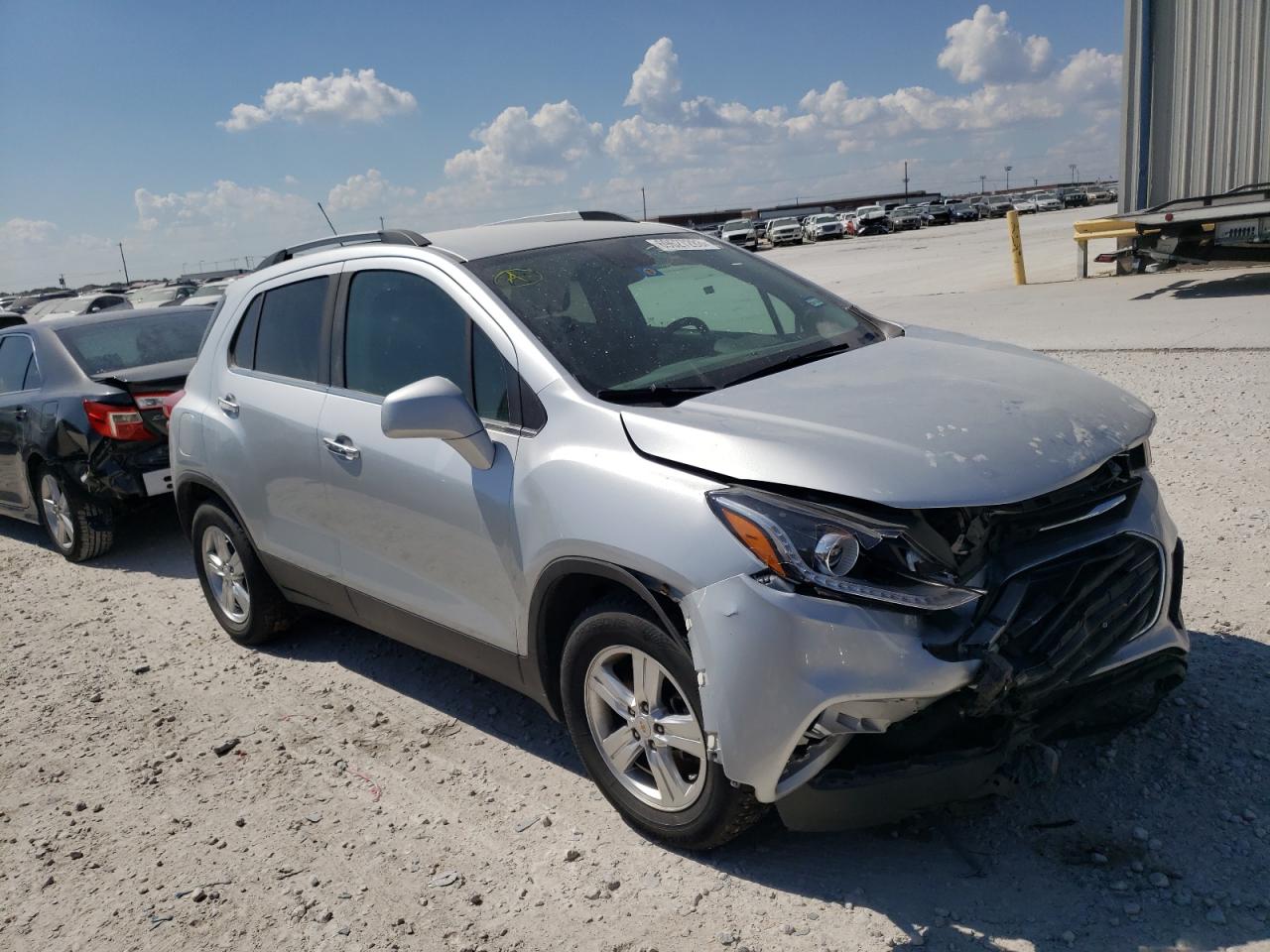 KL7CJLSB0KB730182 Chevrolet Trax 1LT 4