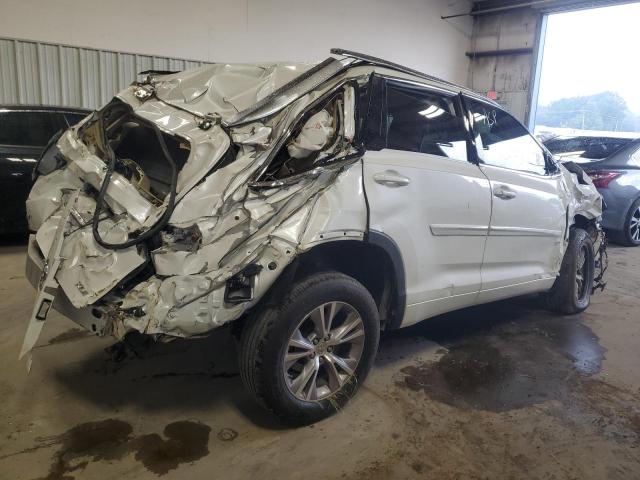 VIN 5TDKKRFH1FS085456 2015 Toyota Highlander, Xle no.3