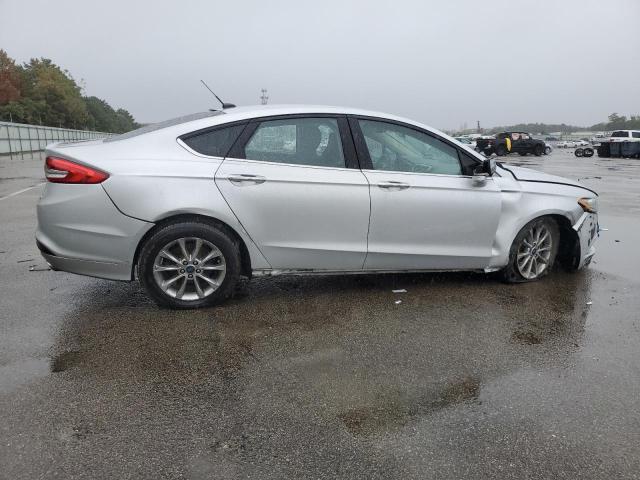 3FA6P0HD1HR218530 Ford FUSION SE