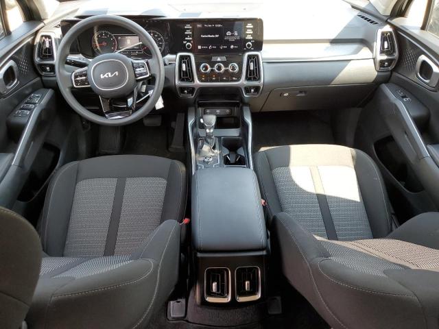 VIN: 5XYRG4LC7NG108195 Auction: COPART Lot: 68274043 Location: RENTAL VEHICLE SALE 5XYRG4LC7NG108195 KIA SORENTO 2022 GRAY Photo 8