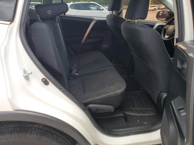 JTMZFREV1HJ702302 Toyota RAV4 LE