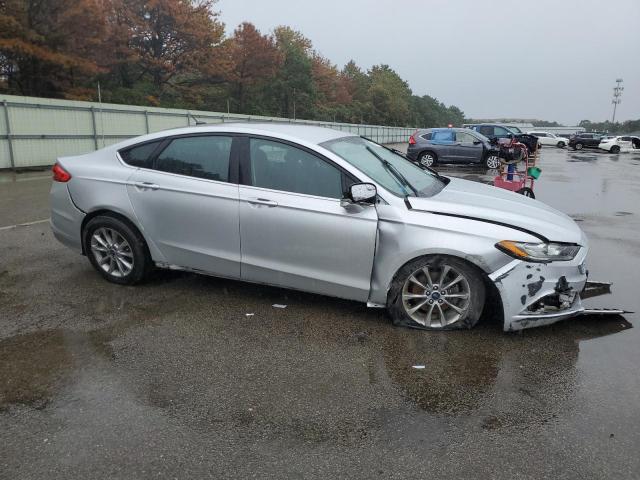 3FA6P0HD1HR218530 Ford FUSION SE