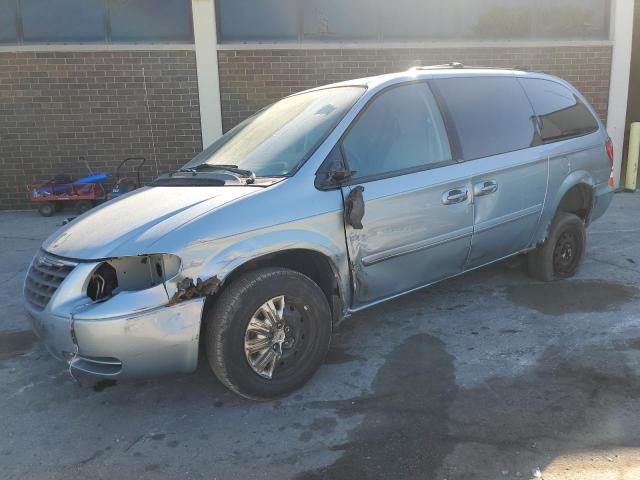 2005 Chrysler Town & Country LX