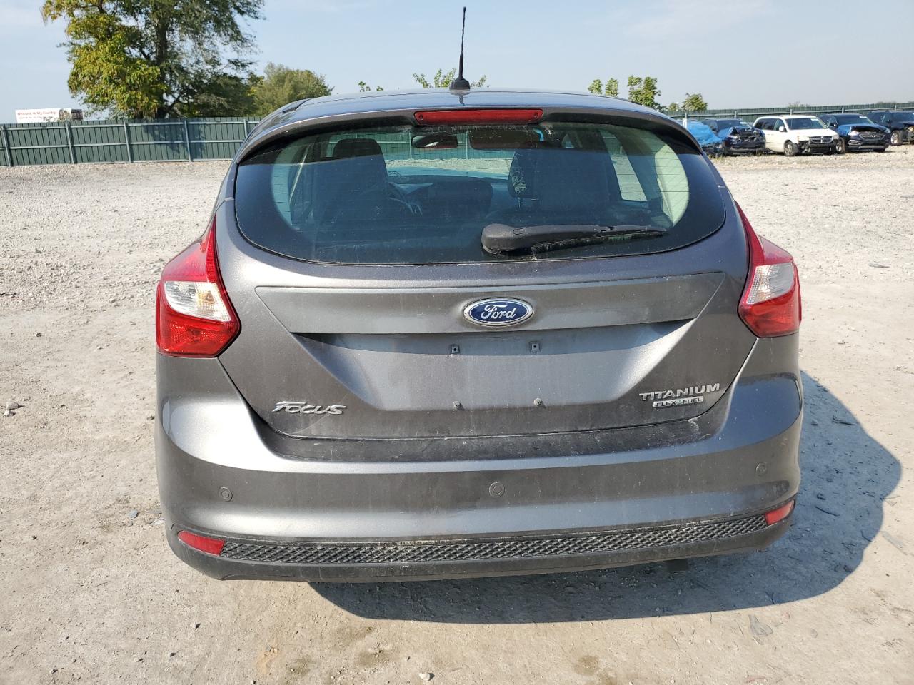 1FAHP3N24CL447563 2012 Ford Focus Titanium