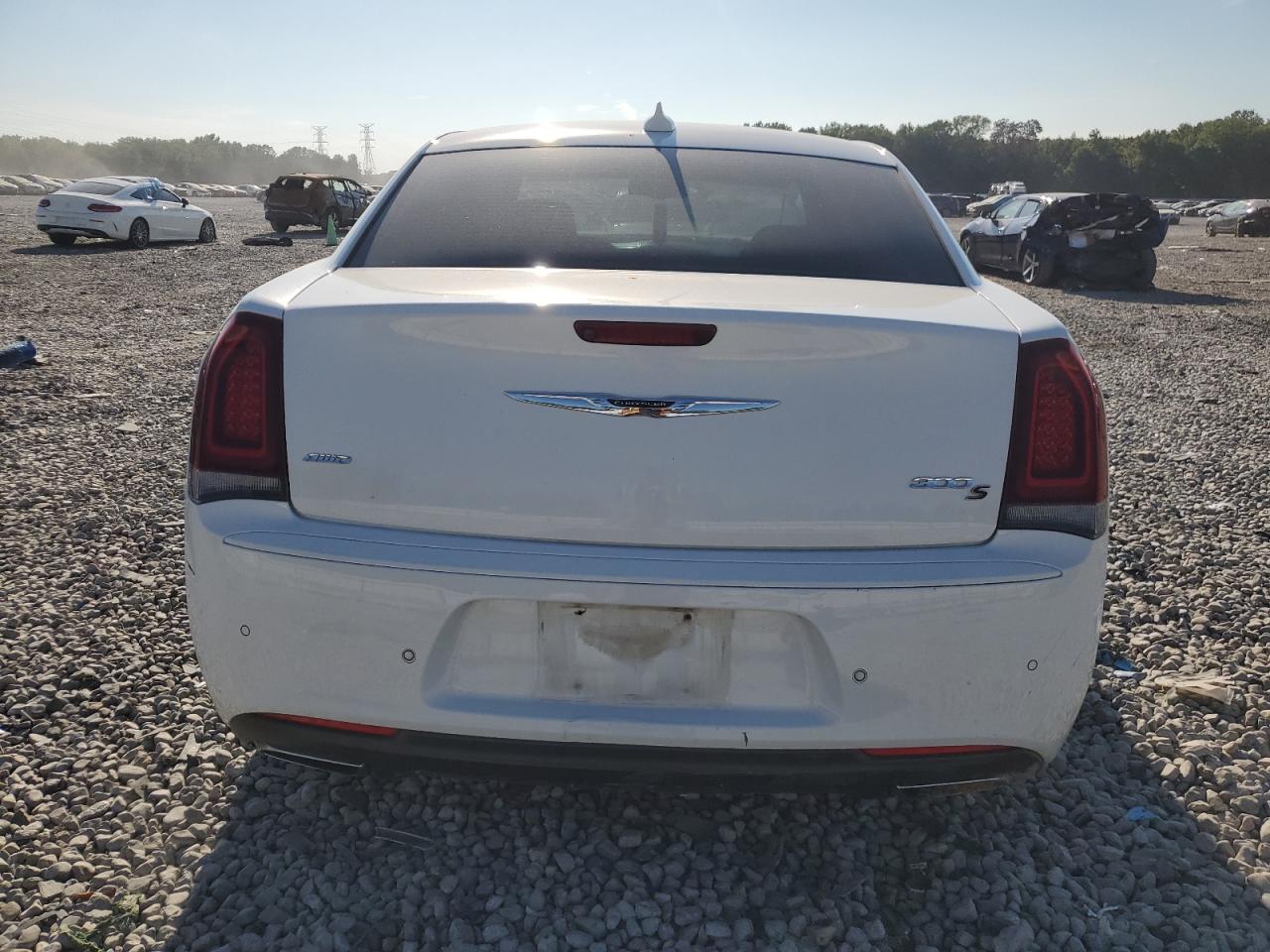 2016 Chrysler 300 S vin: 2C3CCAGG5GH329333