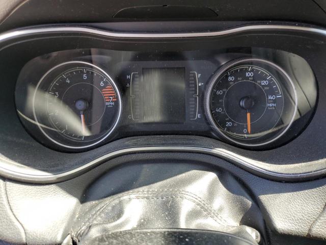 1C4PJLCB6KD175407 Jeep Cherokee Latitude
