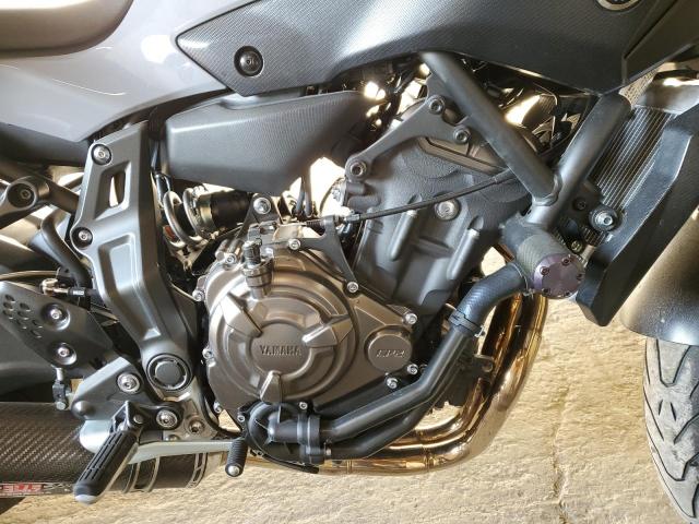 2016 YAMAHA FZ07 JYARM06E4GA010352