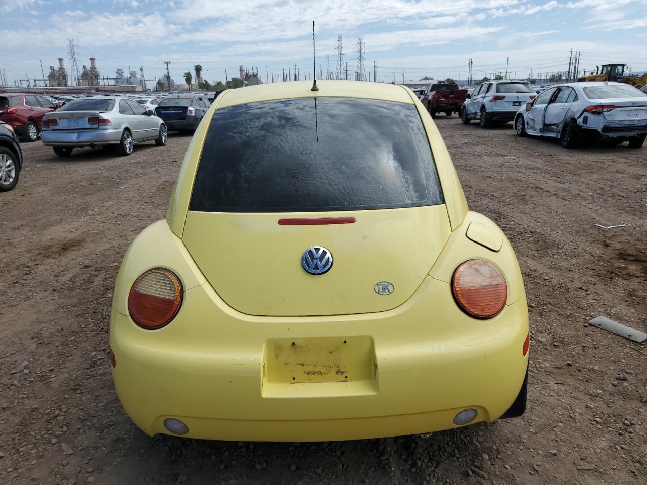 3VWCA21C6XM400857 1999 Volkswagen New Beetle Gls