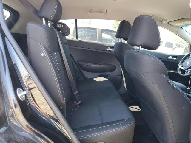 KNDPMCAC2J7335220 KIA Sportage Lx