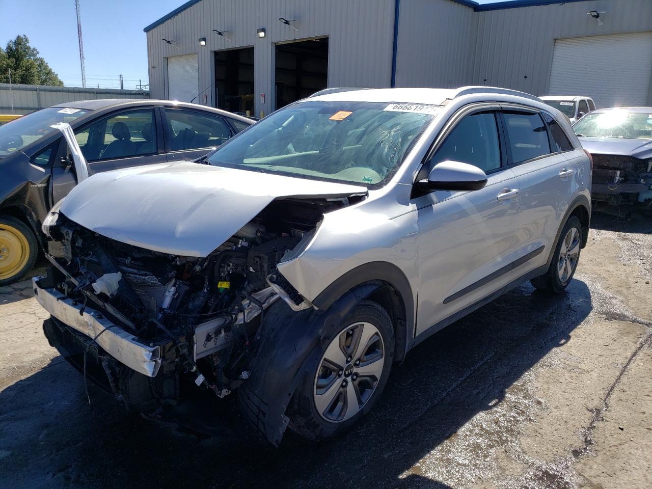 KNDCB3LC0K5218704 Kia Niro FE