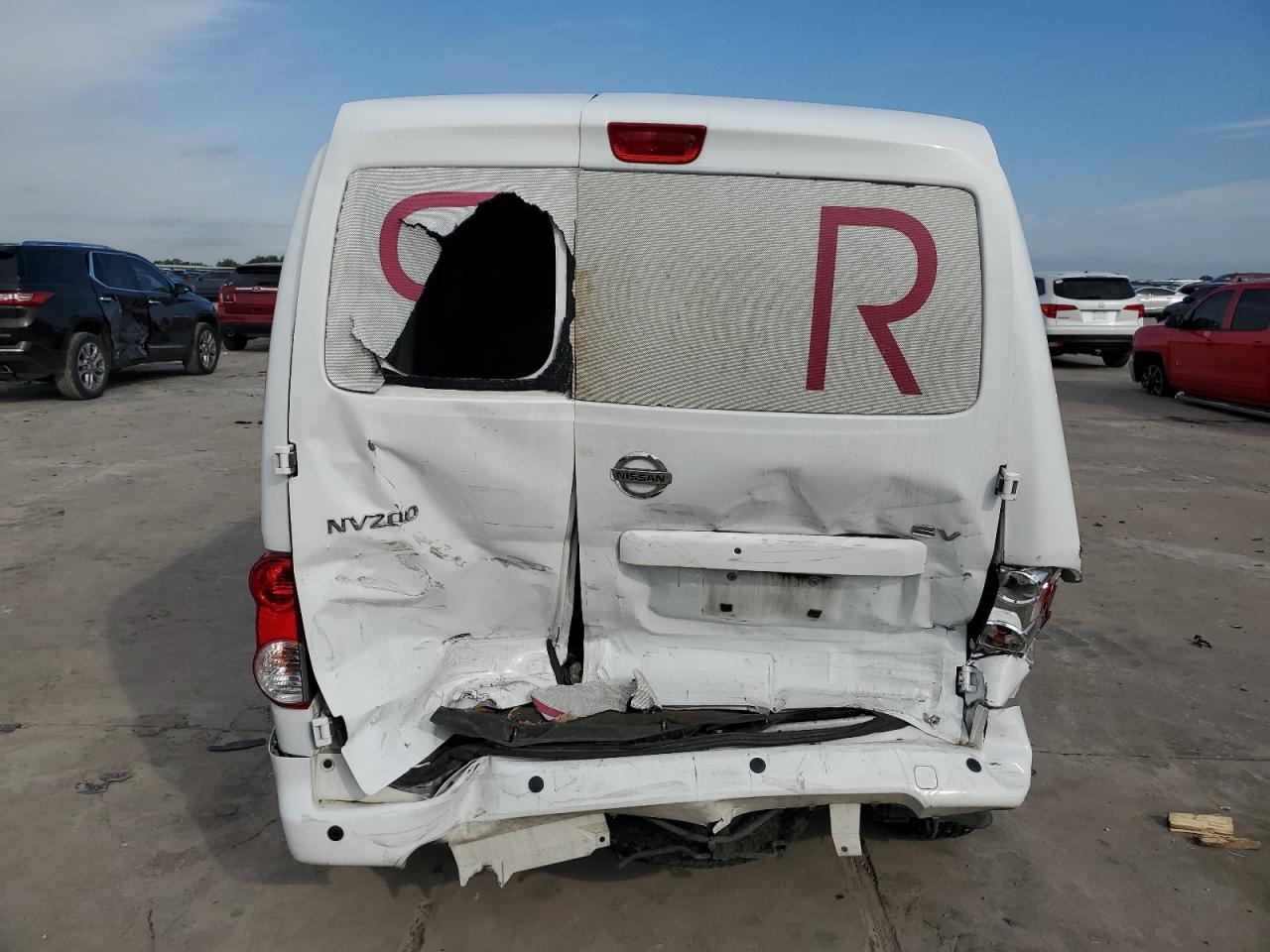 3N6CM0KN3KK695951 Nissan NV 200 2.5S 6