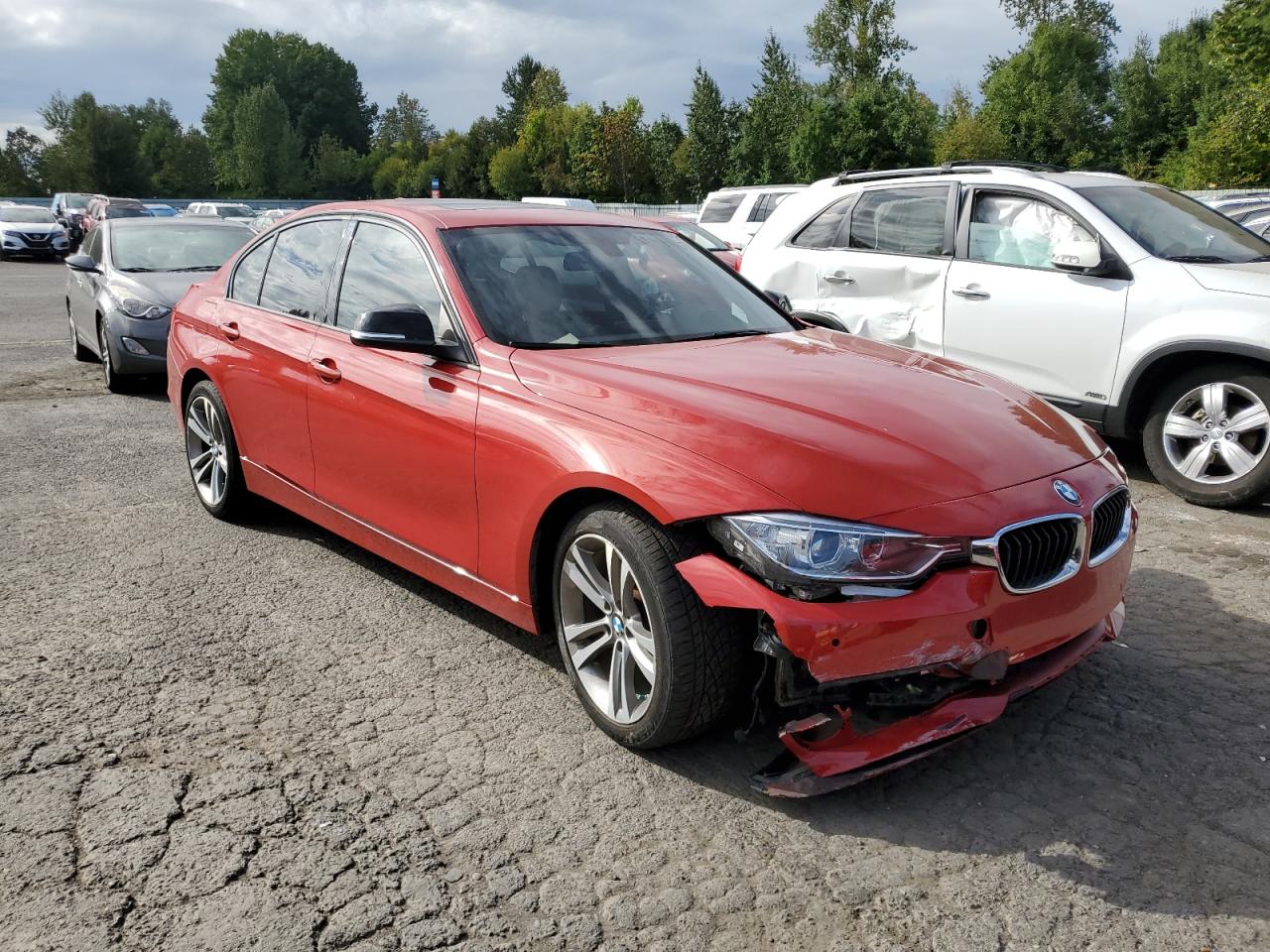  BMW 3 SERIES 2014 Червоний