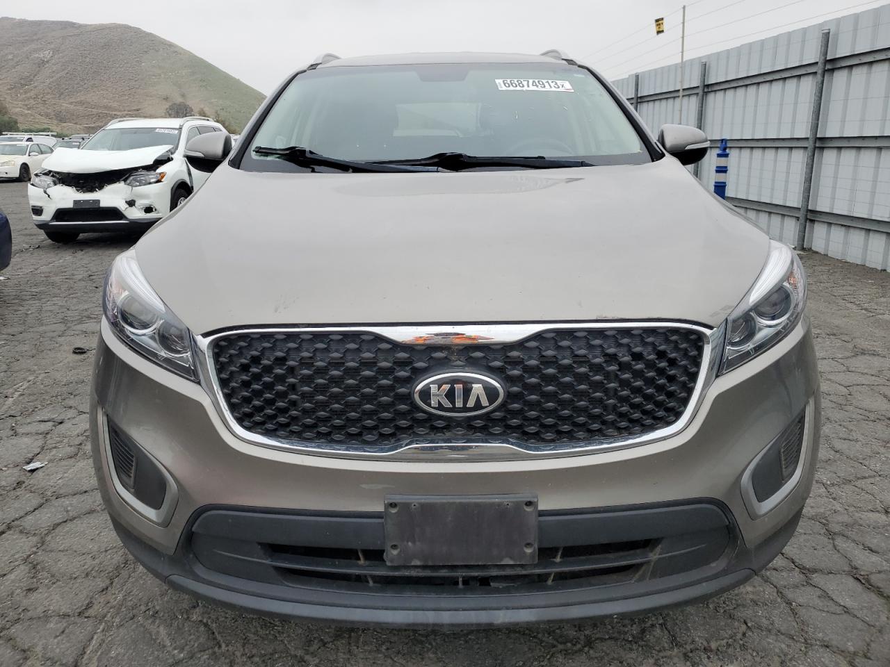 5XYPG4A37HG212992 2017 Kia Sorento Lx