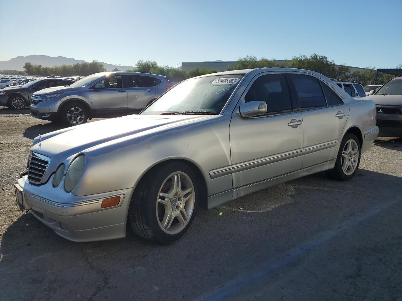 WDBJF65J8YA993078 2000 Mercedes-Benz E 320