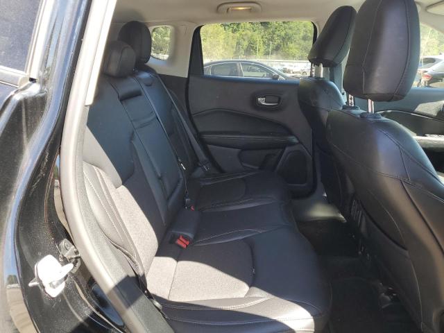 3C4NJDBB0JT114982 Jeep Compass Latitude