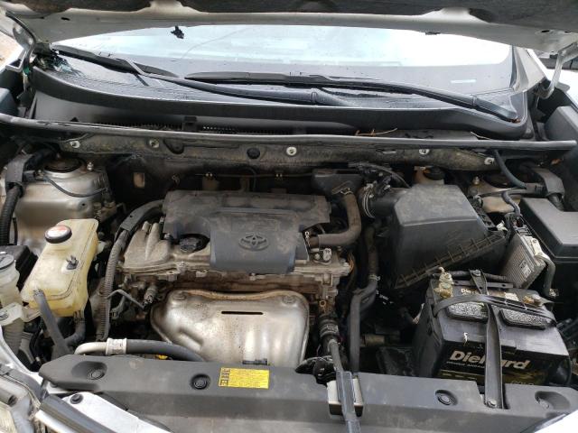 JTMRFREV9FD138796 Toyota Rav4 Xle