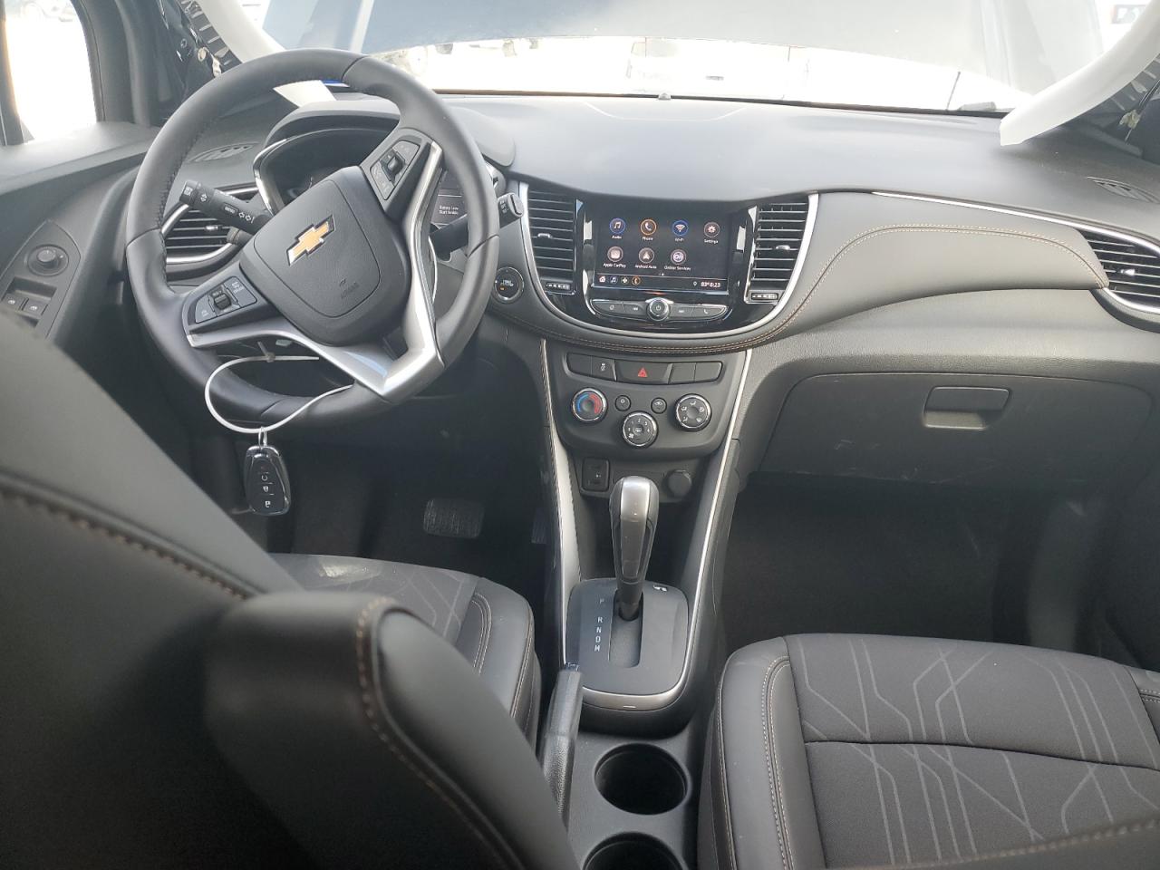 KL7CJPSM5NB562147 Chevrolet Trax 1LT 8