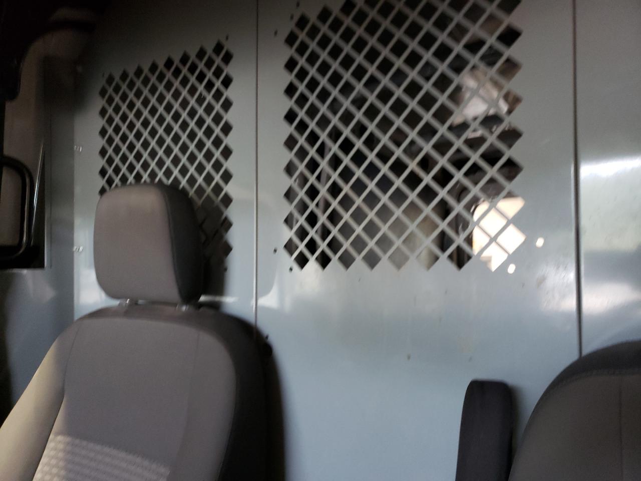 VIN: 1FTBR2C8XLKA40526 2020 FORD TRANSIT