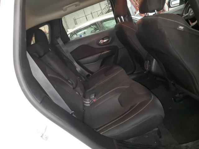 1C4PJLCS0FW505858 Jeep Cherokee Latitude