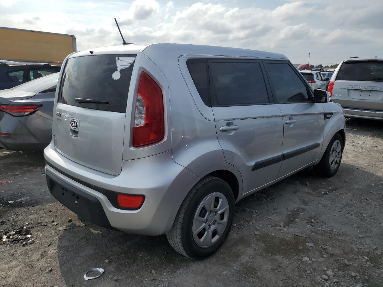 KNDJT2A58C7405715 2012 Kia Soul