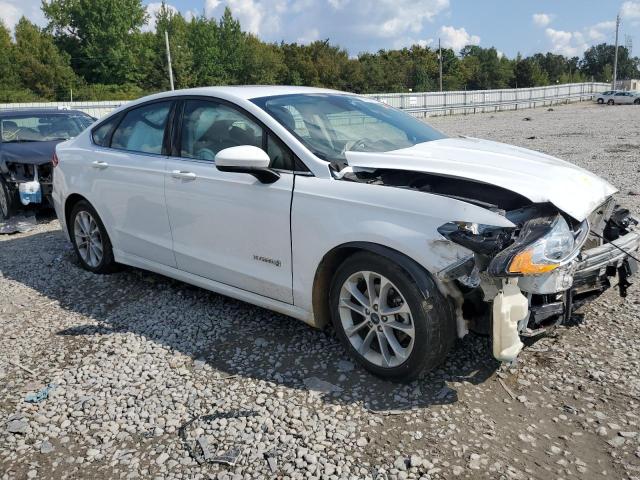 3FA6P0LU5KR121247 Ford Fusion SE 4