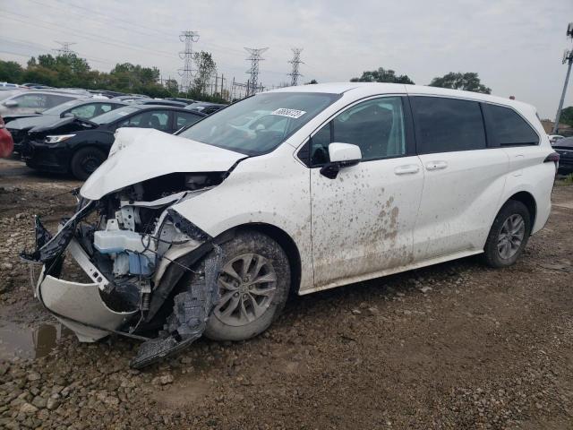 2022 Toyota Sienna LE