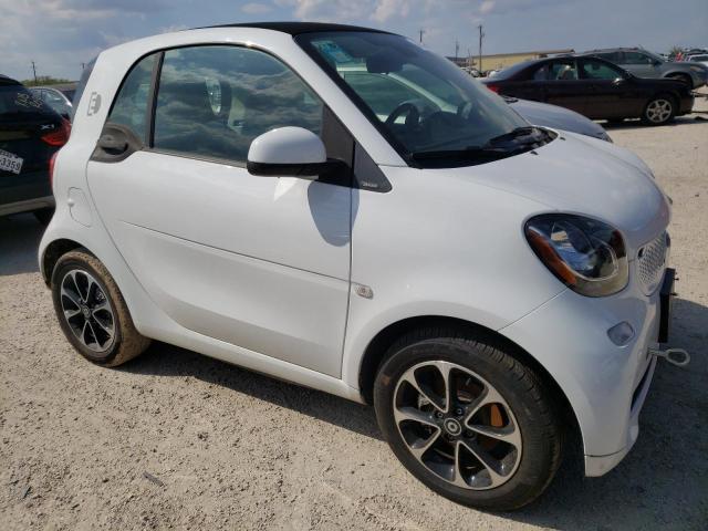 VIN WMEFJ9BA8HK229920 2017 Smart Fortwo no.4