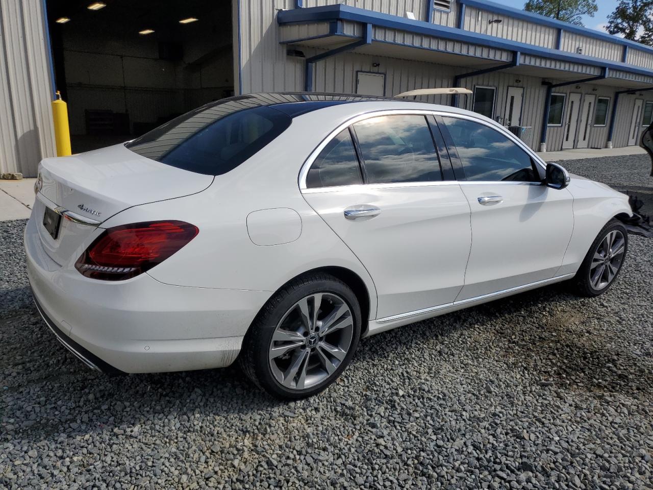 55SWF8EB8KU287138 Mercedes-Benz C-Class C 300 4MAT 3