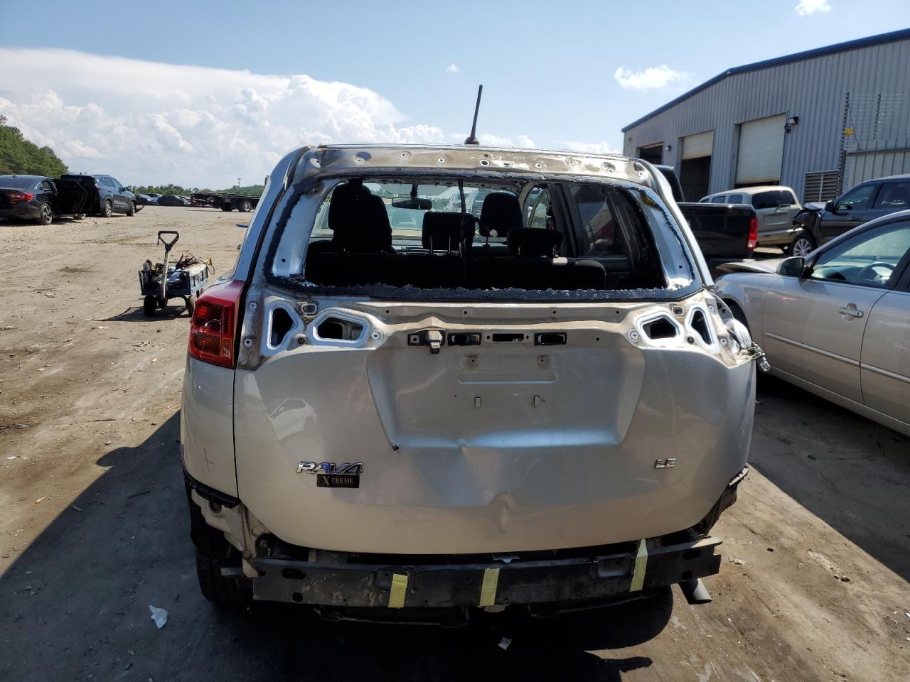 JTMZFREV7FJ053585 2015 Toyota Rav4 Le