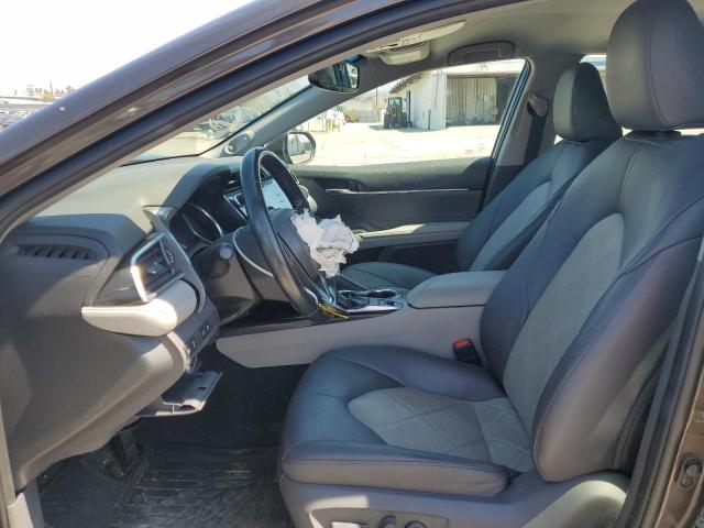 2018 TOYOTA CAMRY 4D 2 - 4T1B11HK9JU049687