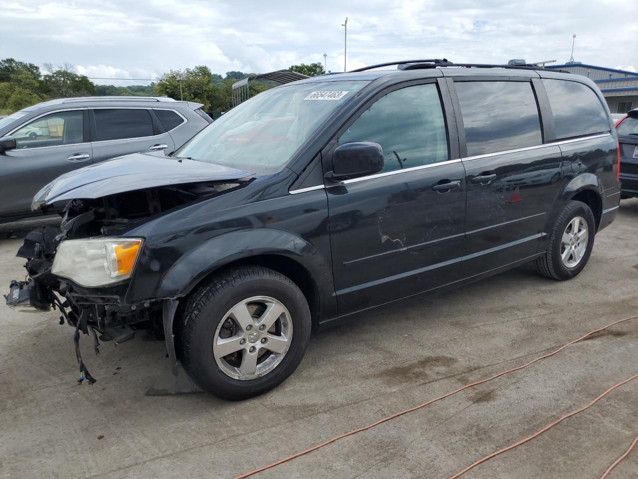  Salvage Chrysler Minivan