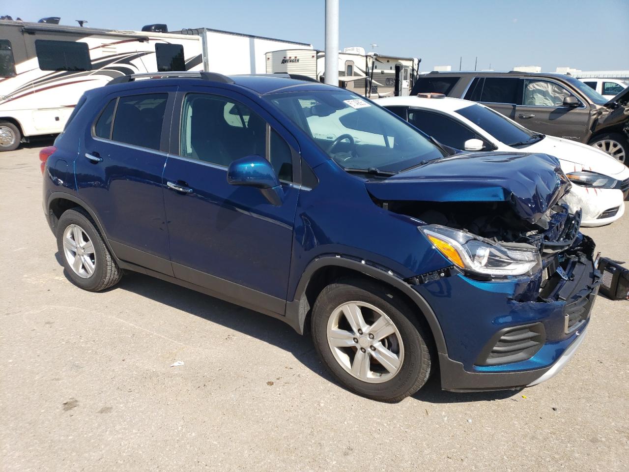 3GNCJLSB8KL353125 Chevrolet Trax 1LT 4