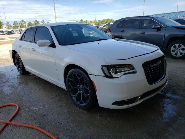 VIN 2C3CCABG3KH538201 2019 CHRYSLER 300 no.4