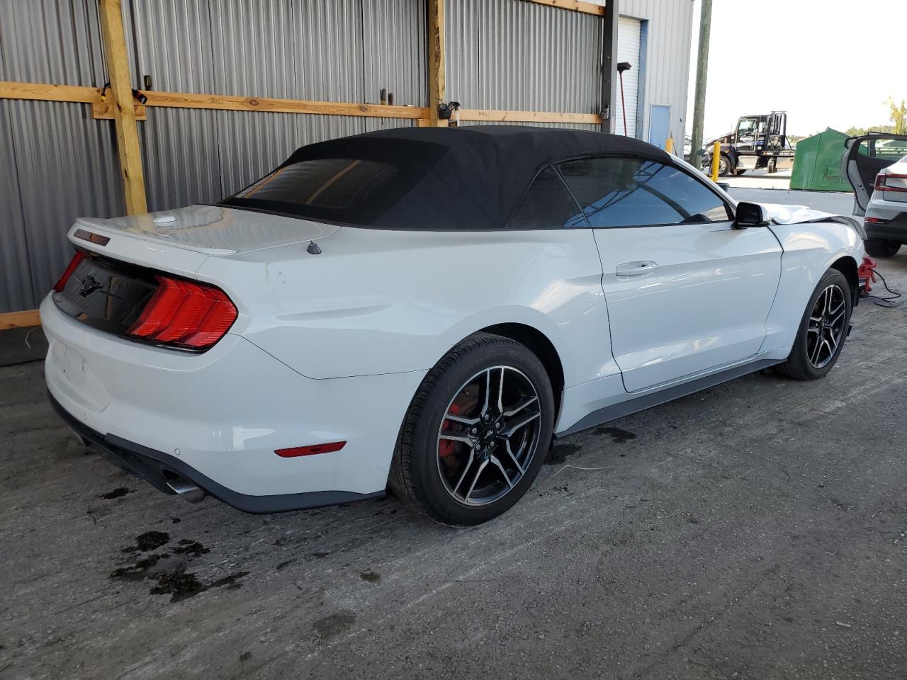 2018 Ford Mustang vin: 1FATP8UH3J5124264