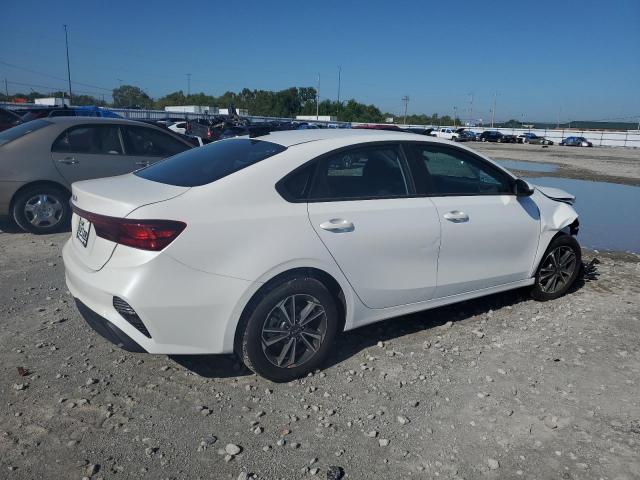 VIN 3KPF24AD9PE669642 2023 KIA Forte, LX no.3