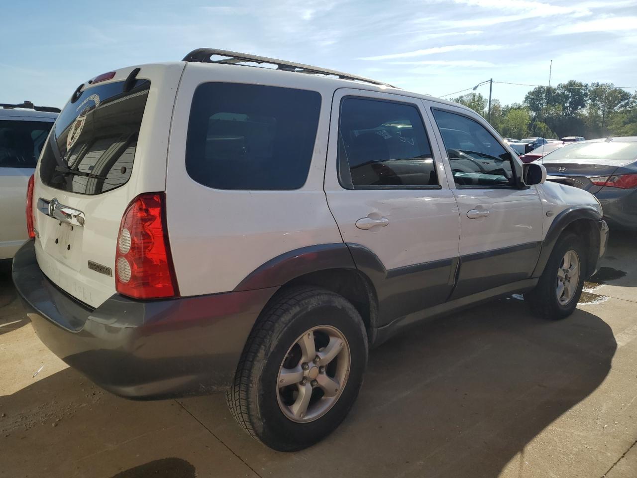 4F2YZ04145KM42447 2005 Mazda Tribute S