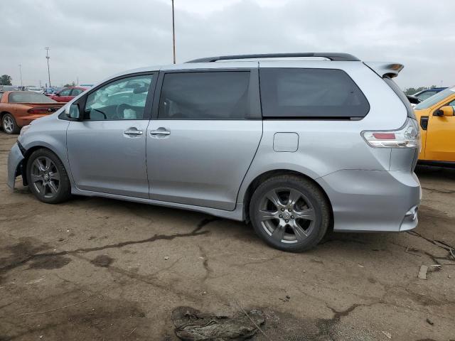 5TDXZ3DC3HS856962 2017 TOYOTA SIENNA, photo no. 2