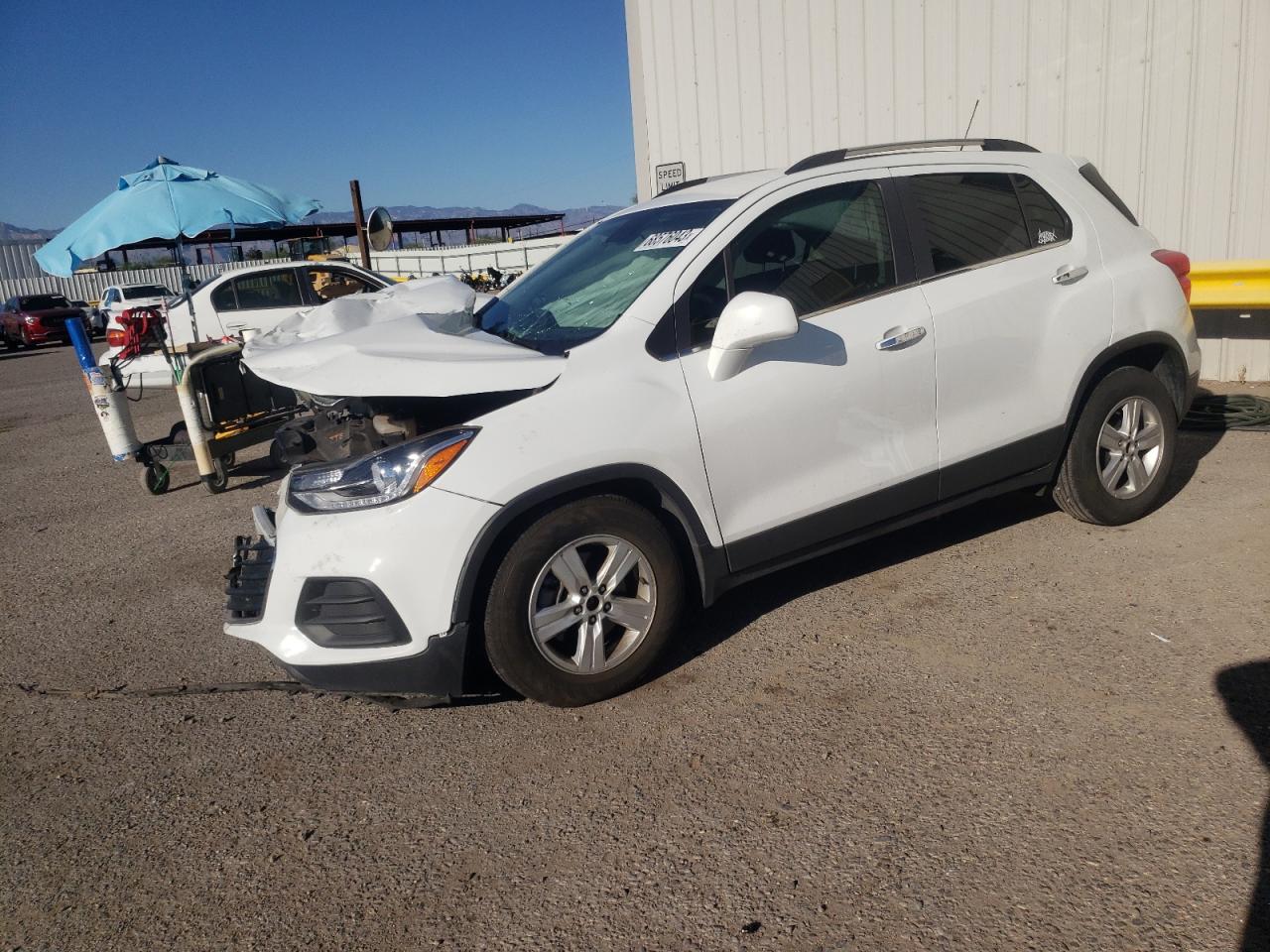 KL7CJLSBXLB008669 Chevrolet Trax 1LT