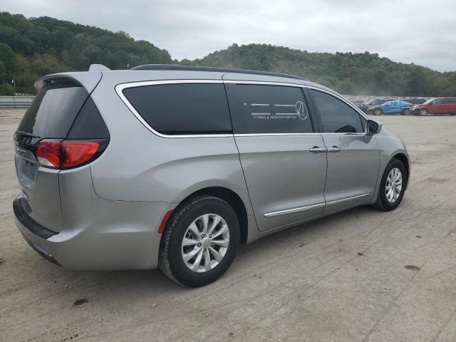 2C4RC1BG6HR593475 2017 CHRYSLER PACIFICA, photo no. 3