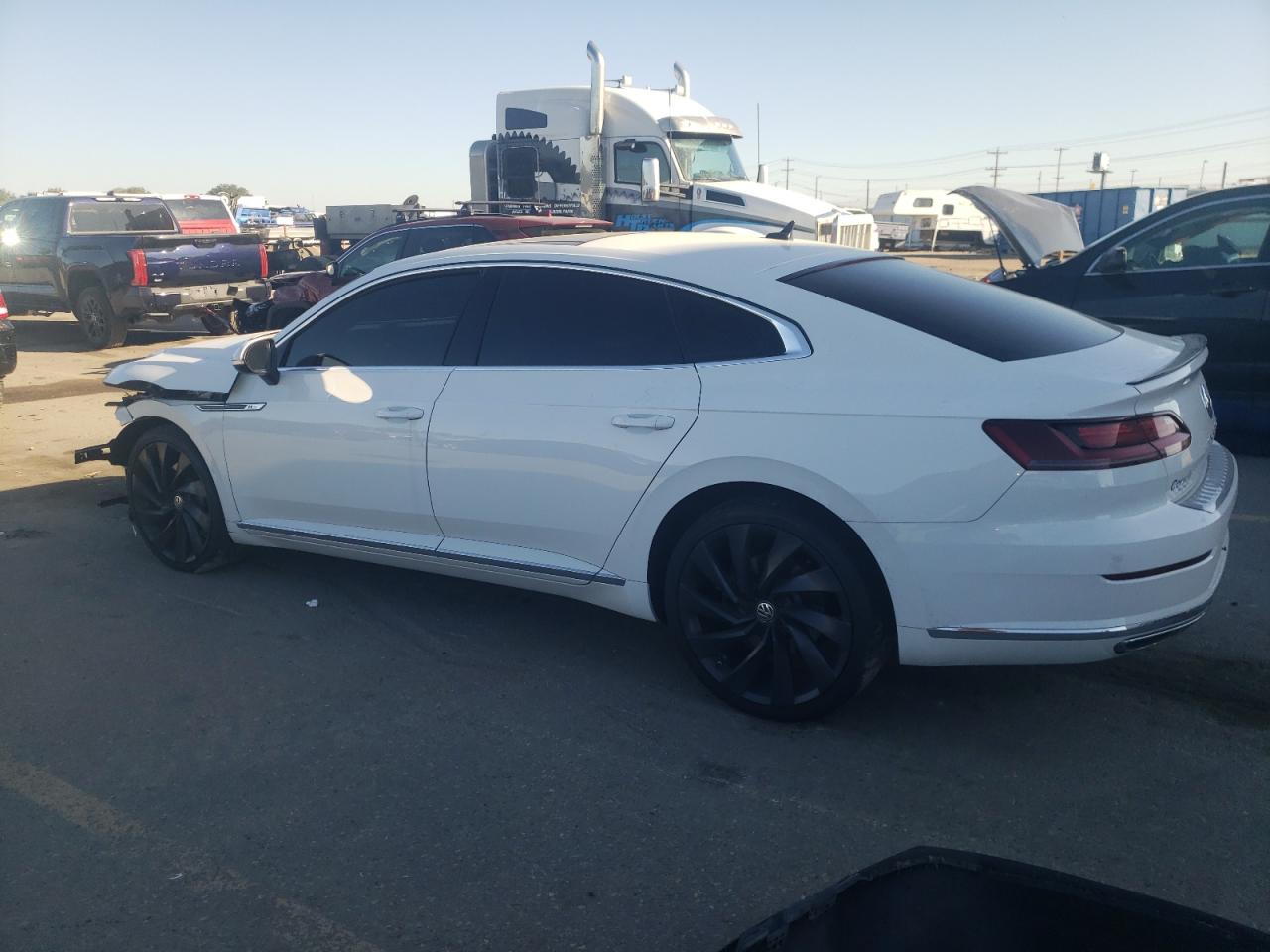 WVWSR7AN3KE025384 Volkswagen Arteon SEL 2