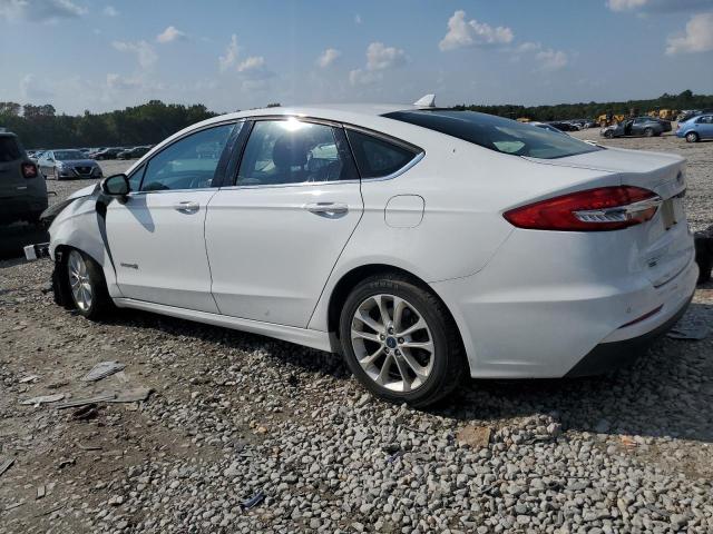 3FA6P0LU5KR121247 Ford Fusion SE 2