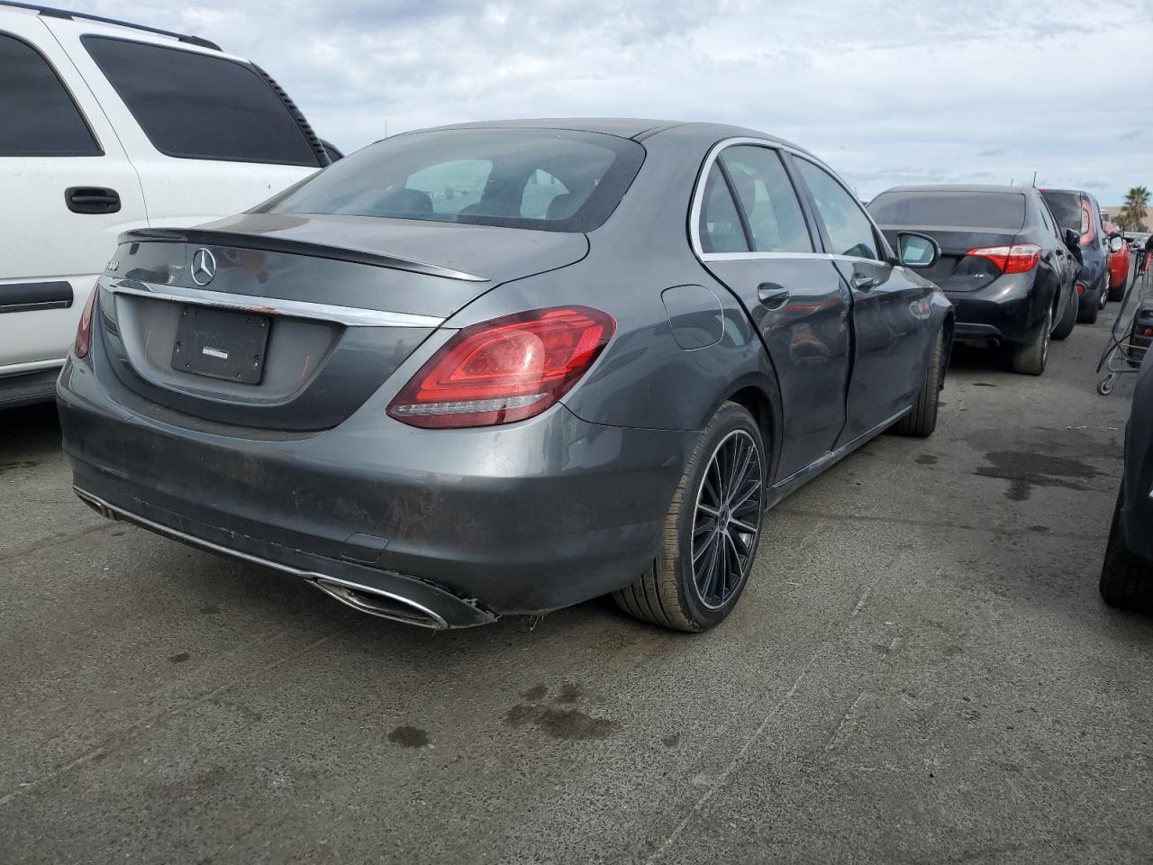 WDDWF8DB8KR460093 Mercedes-Benz C-Class C 300 3