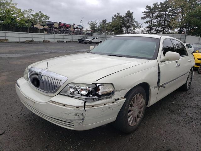 2003 Lincoln Town Car Executive