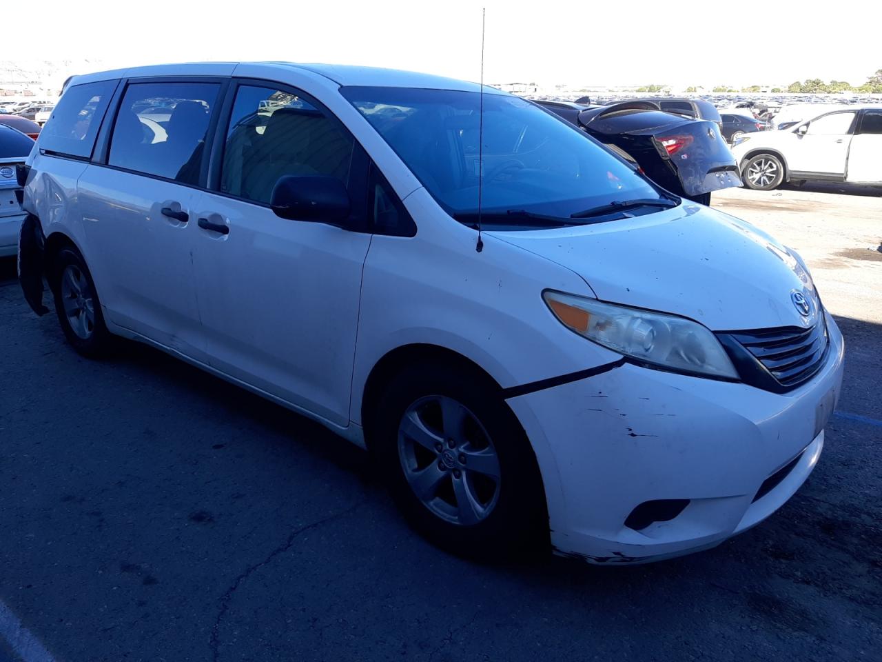 2013 Toyota Sienna vin: 5TDZK3DC4DS283481