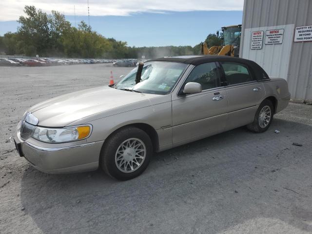 2002 Lincoln Town Car Signature