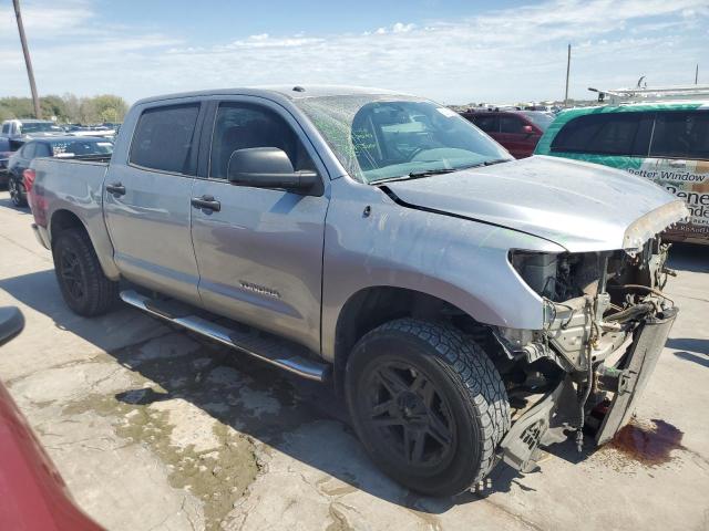 Пікапи TOYOTA TUNDRA 2013 Сріблястий